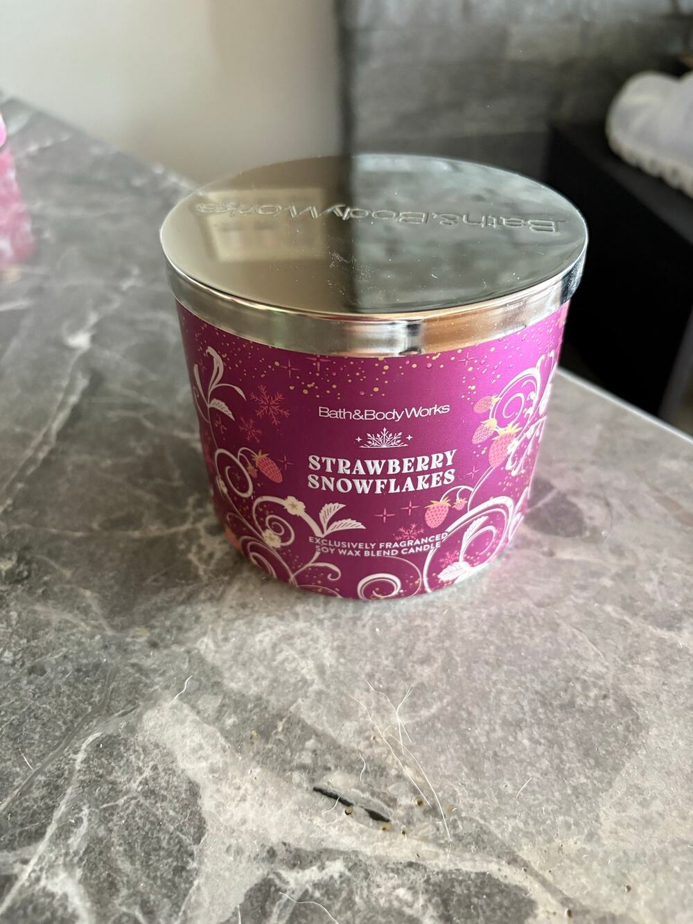 Strawberry Snowflakes Candle